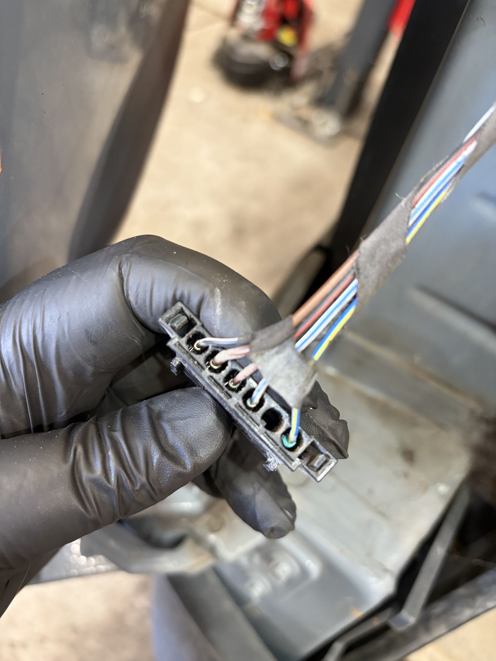 Corroded multi-pin connector traced as the cause of an intermittent CAN-bus fault
