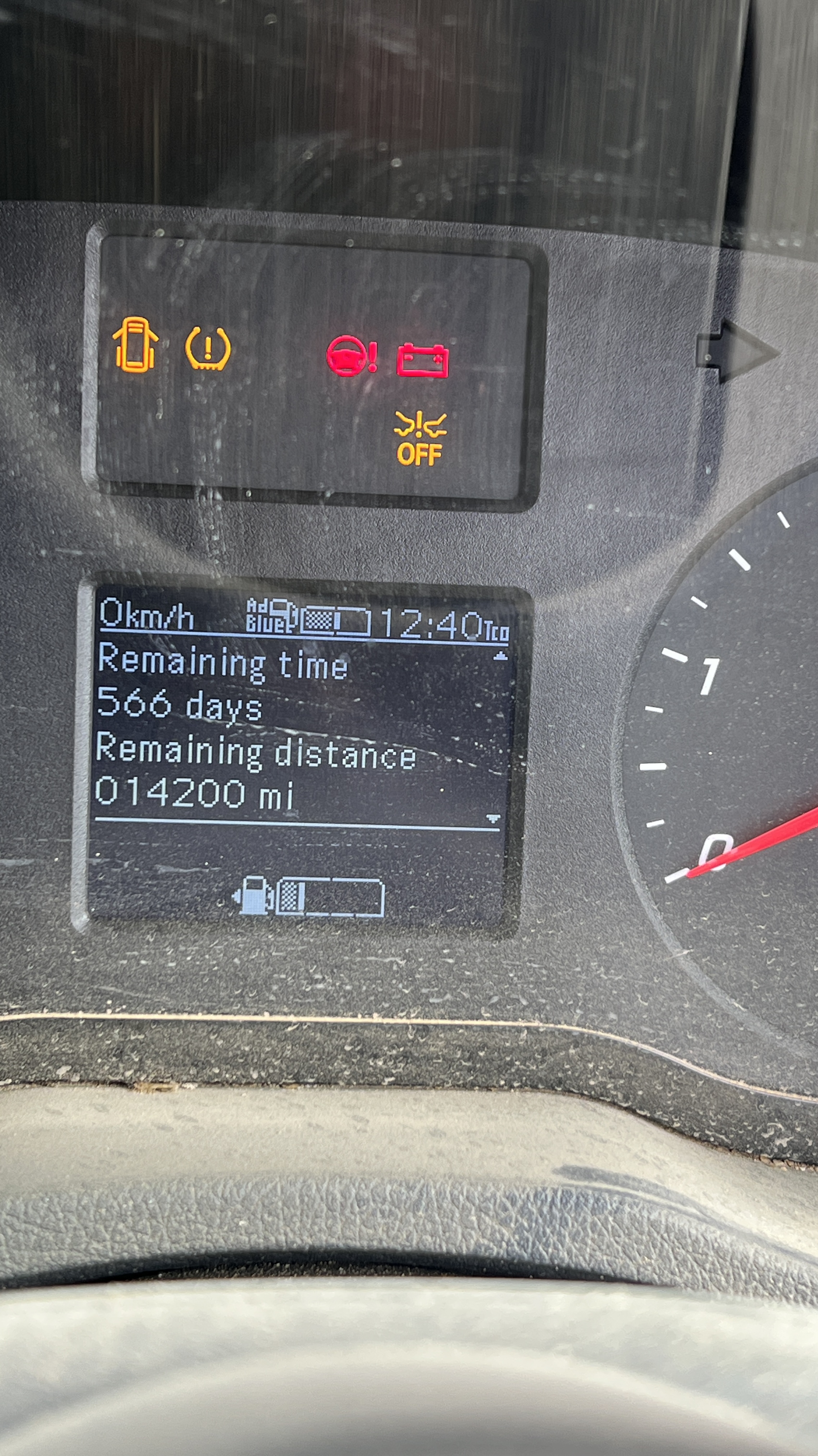 Mercedes Sprinter dash showing ASSYST remaining time and distance until next service
