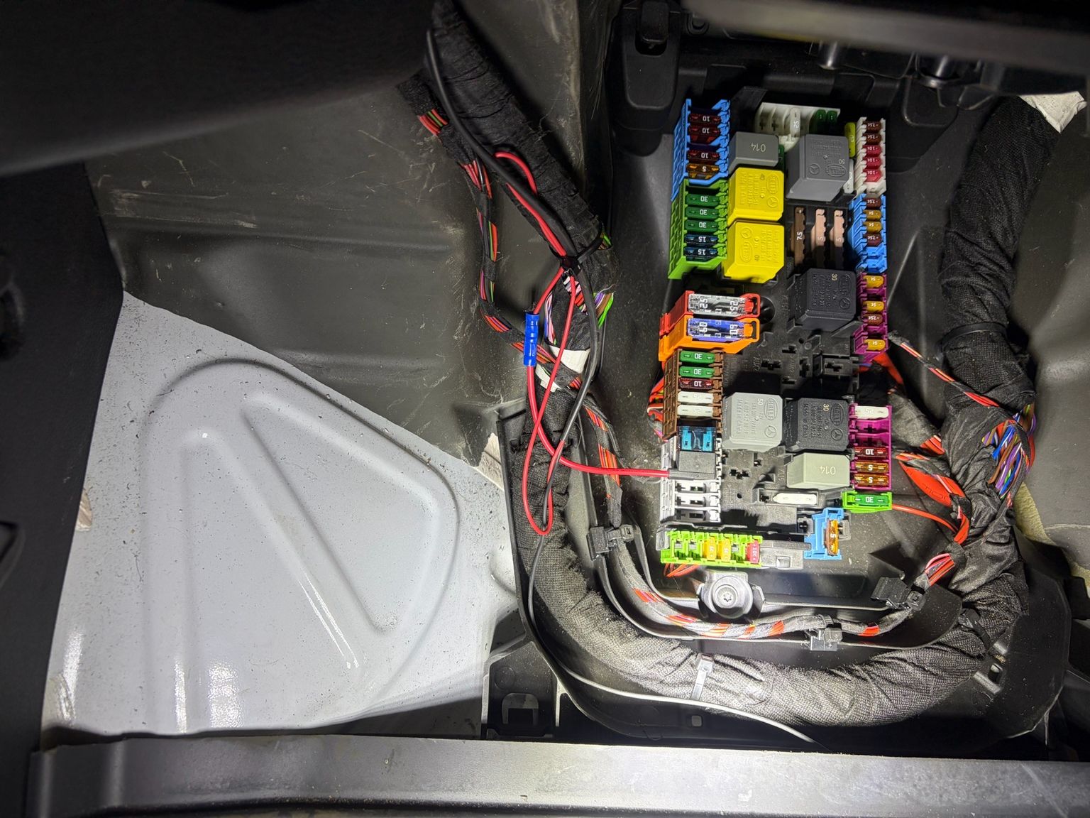 Sprinter internal fuse box with Hella relays and aftermarket wiring